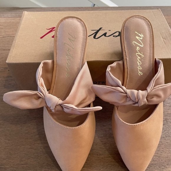 Matisse Calle Slip On Flat Pointed Toe Shoes | Colorway: Natural - Picture 1 of 5